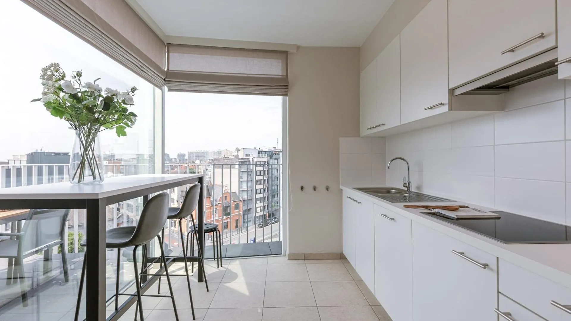 Huswell - Cozy Seaside Apartment With Terrace In Central Oostende